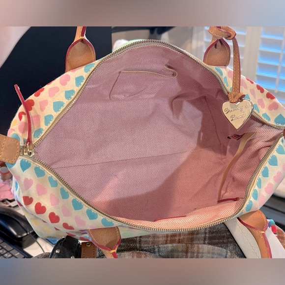 Dooney & Burke Y2K rainbow heart collection 100% cotton with weather shield - Picture 9 of 16